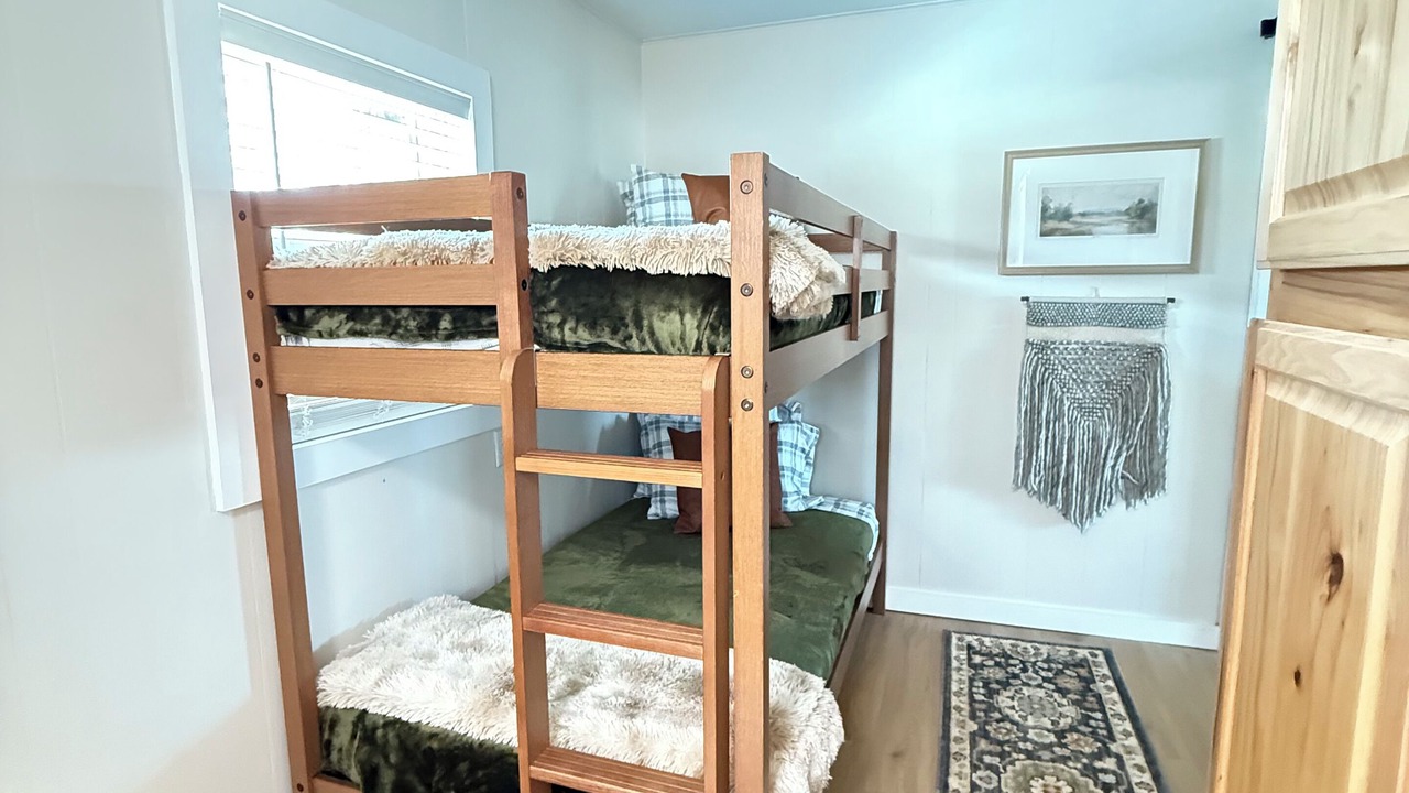 Photo of Bedroom in Tow