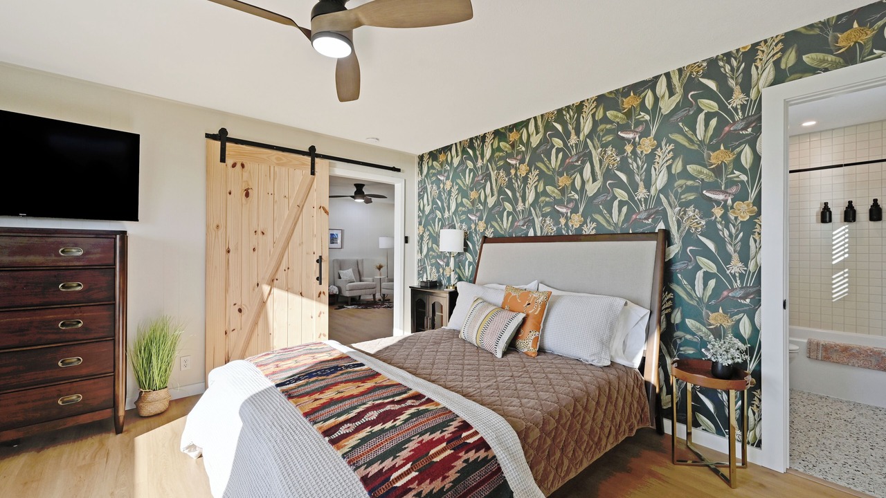 Photo of Bedroom in Tow