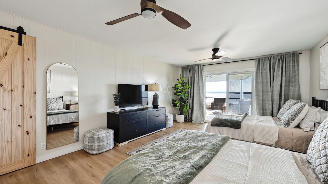 Photo of Bedroom in Tow