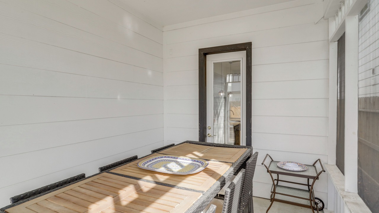 Photo of Outdoor in Garden Oaks