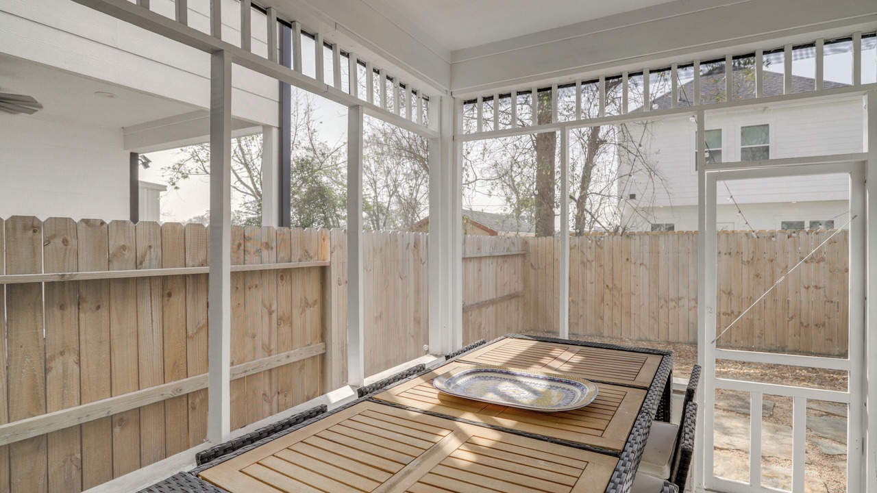 Photo of Outdoor in Garden Oaks