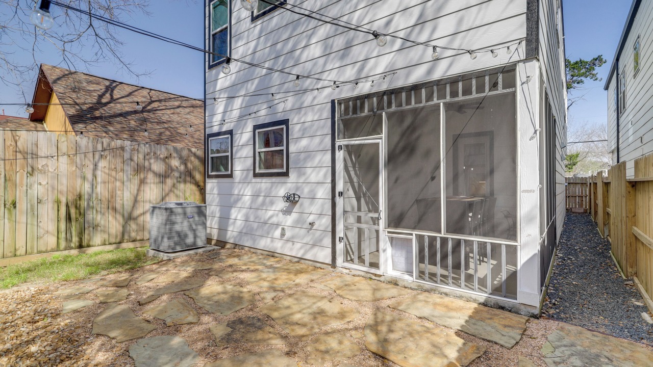 Photo of Outdoor in Garden Oaks