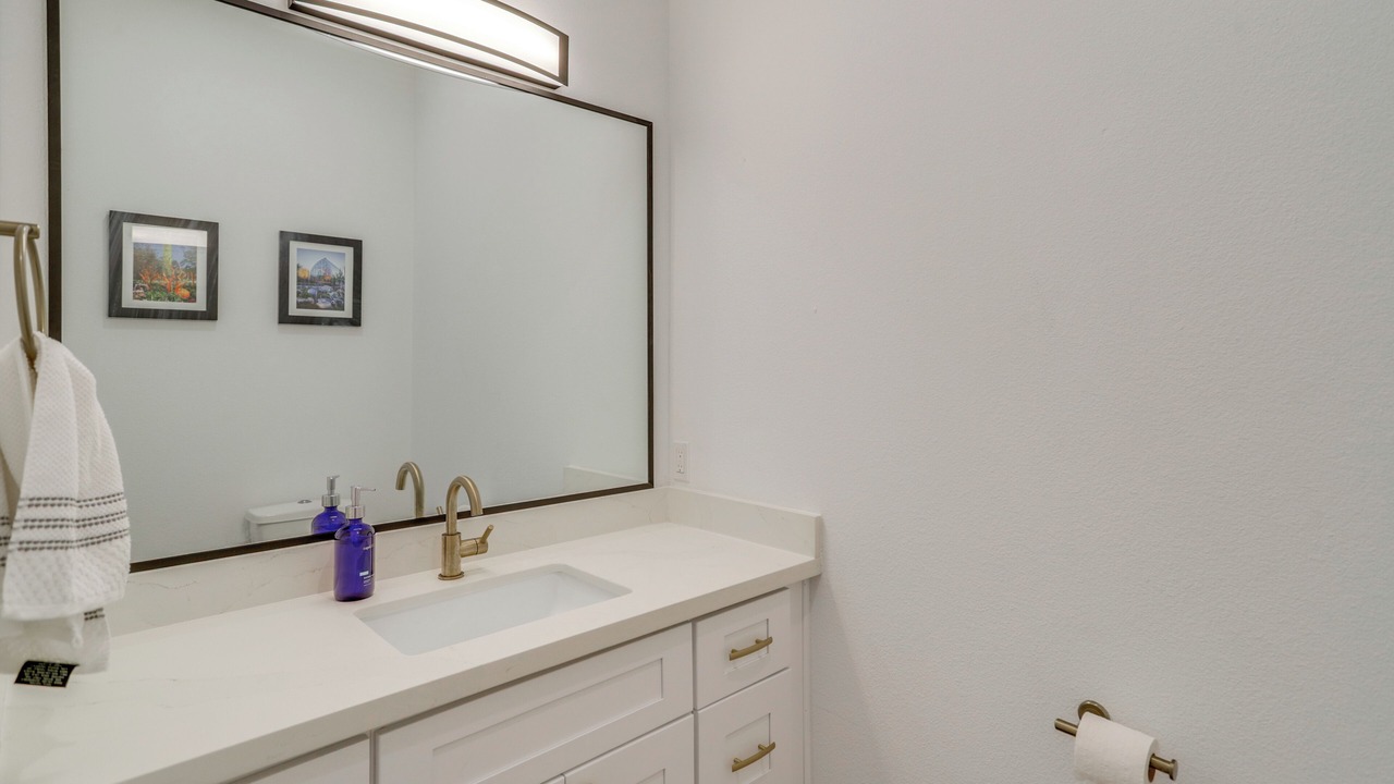 Photo of Bathroom in Garden Oaks