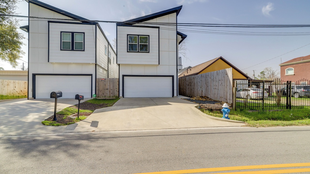 Photo of Outdoor in Garden Oaks