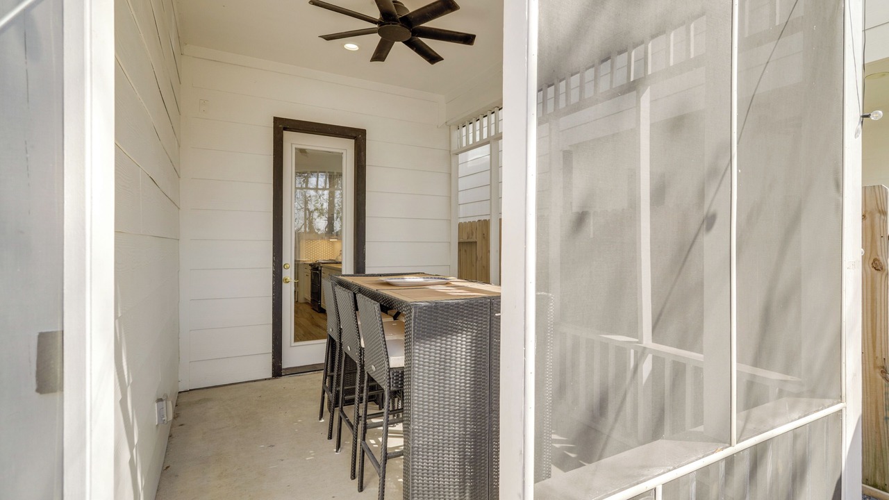 Photo of Outdoor in Garden Oaks
