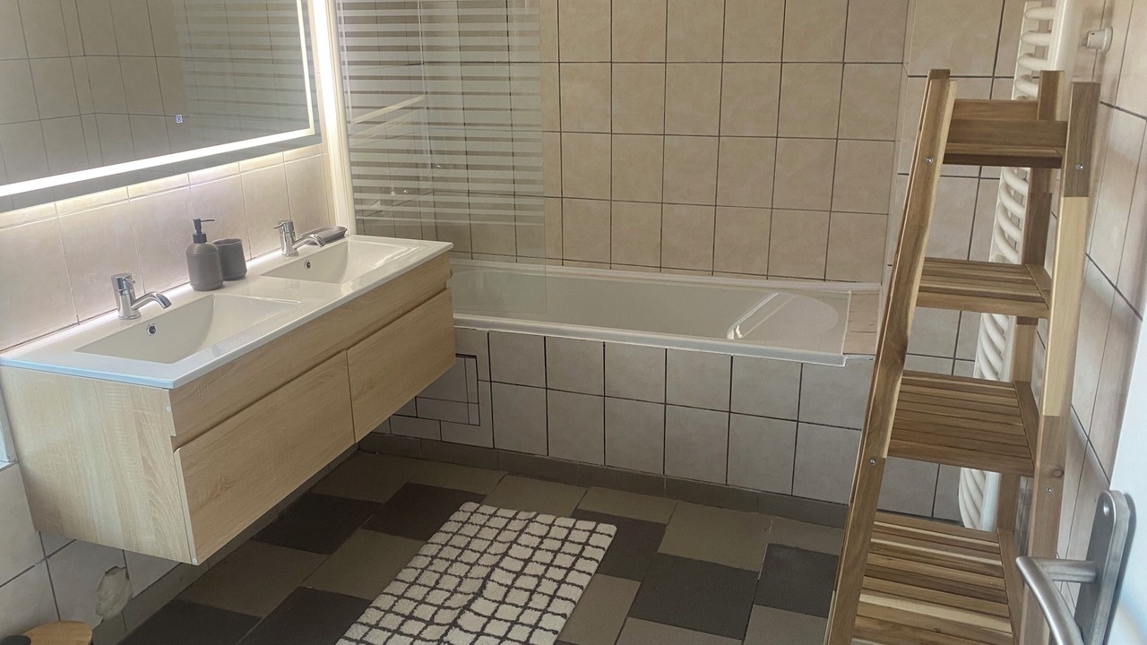 Photo of Bathroom in Douai