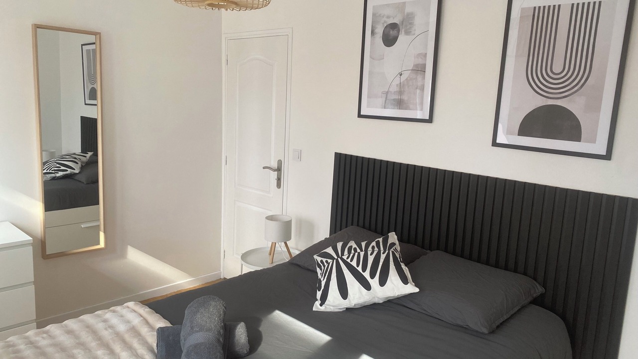 Photo of Bedroom in Douai