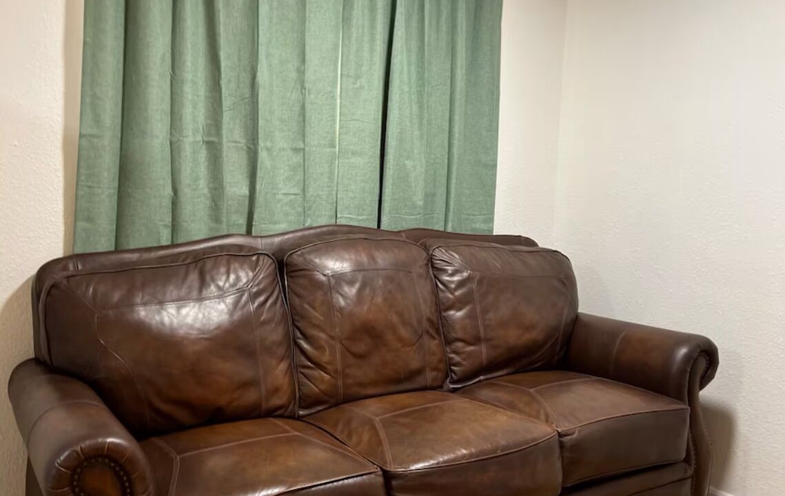 Photo of Livingroom in West Arlington
