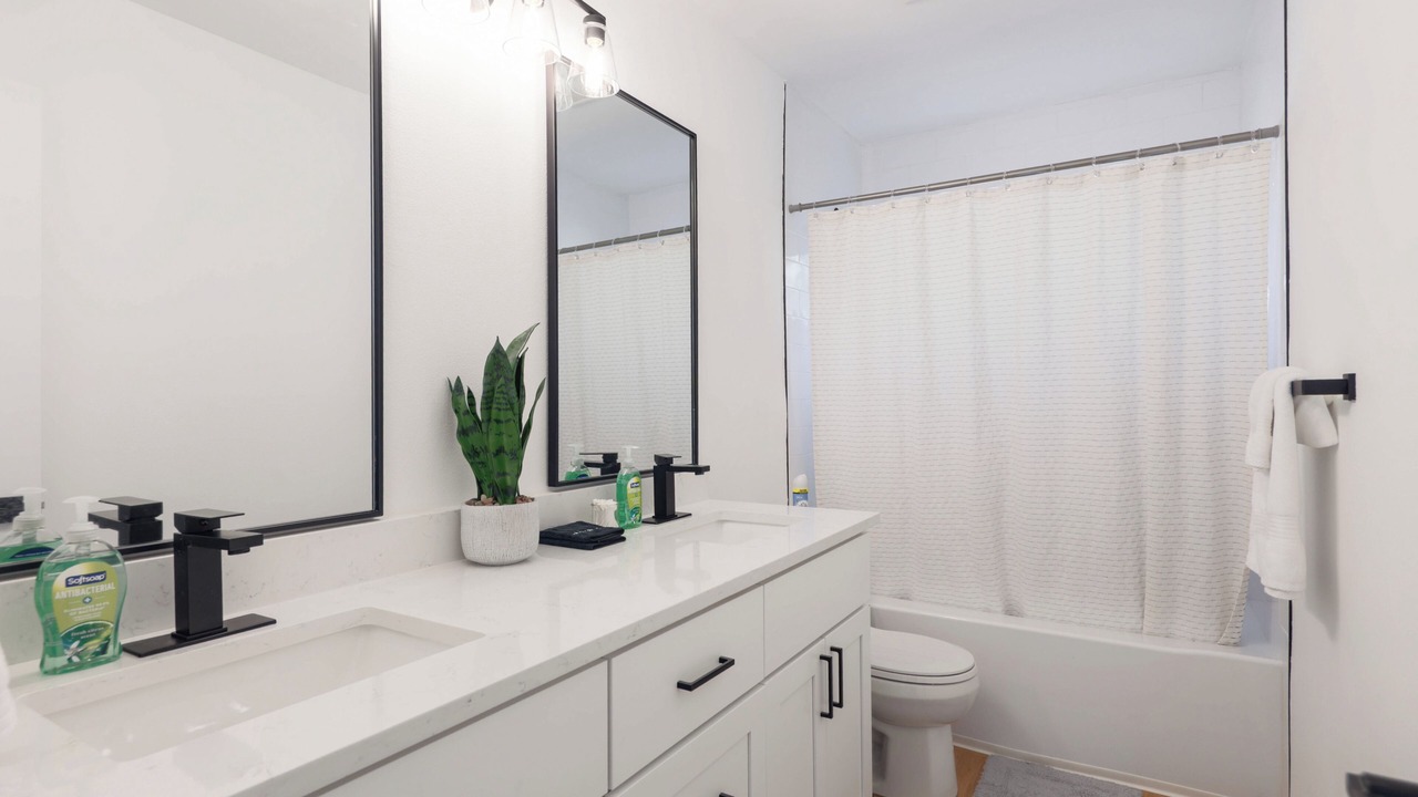 Photo of Bathroom in Pecan Springs Springdale