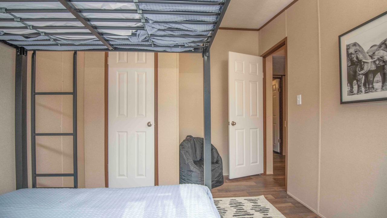 Photo of Bedroom in Greenway