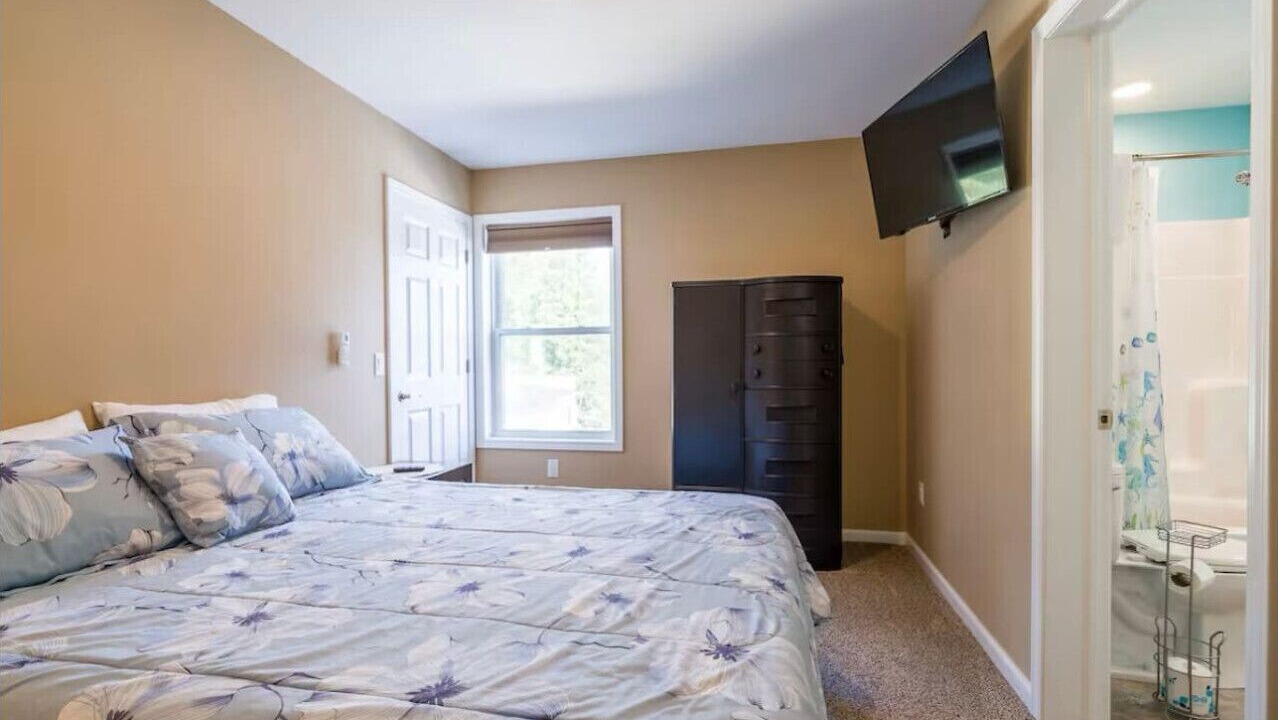 Photo of Bedroom in Conesus