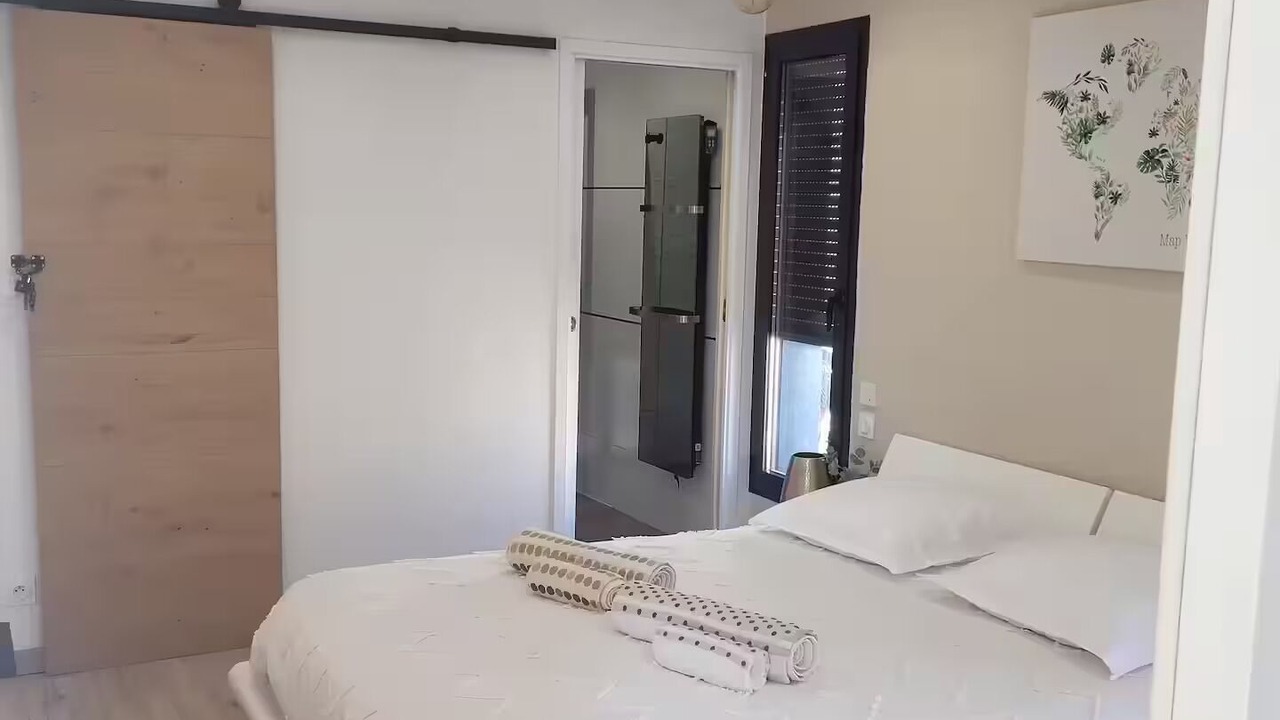 Photo of Bedroom in Saint-Feliu-d'Avall