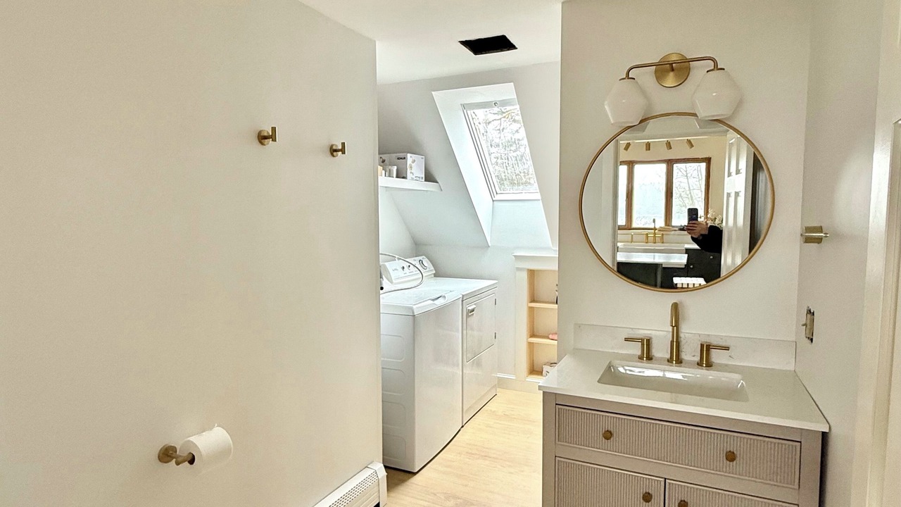 Photo of Bathroom in Mid-Coast and Islands