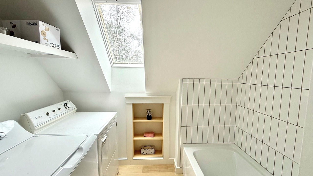 Photo of Bathroom in Mid-Coast and Islands