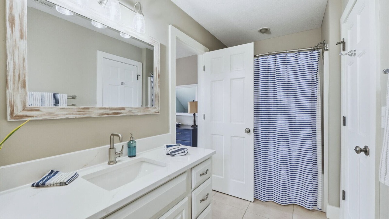 Photo of Bathroom in Clear Lake