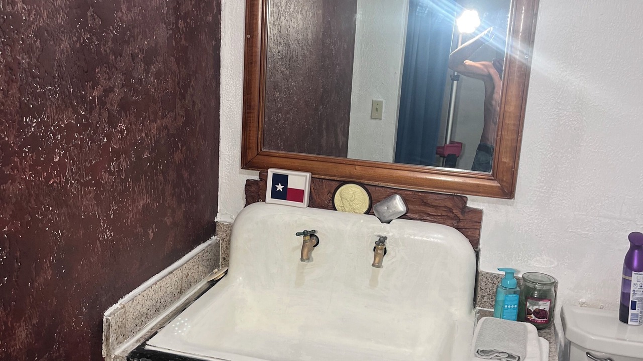 Photo of Bathroom in Van Horn
