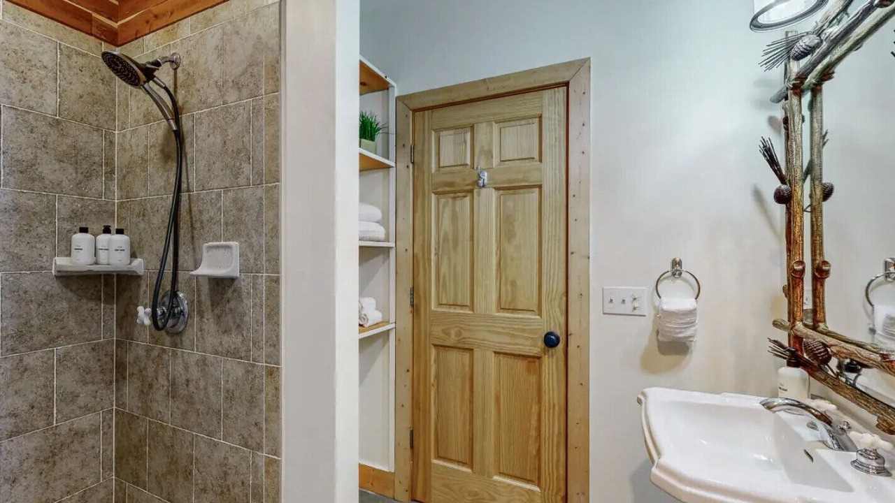 Photo of Bathroom in Tuckasegee
