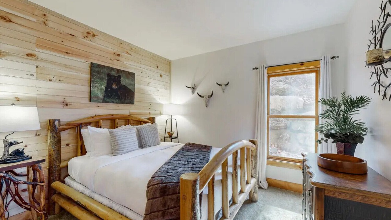 Photo of Bedroom in Tuckasegee