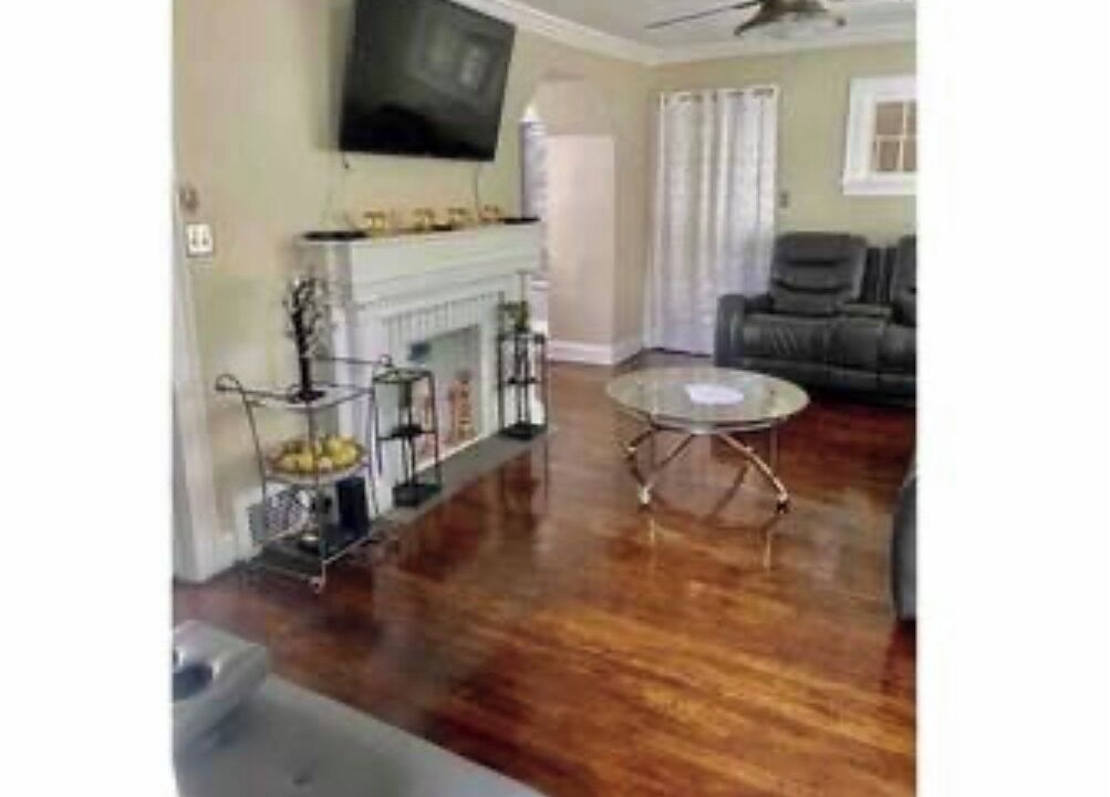 Photo of Livingroom in Maple Heights
