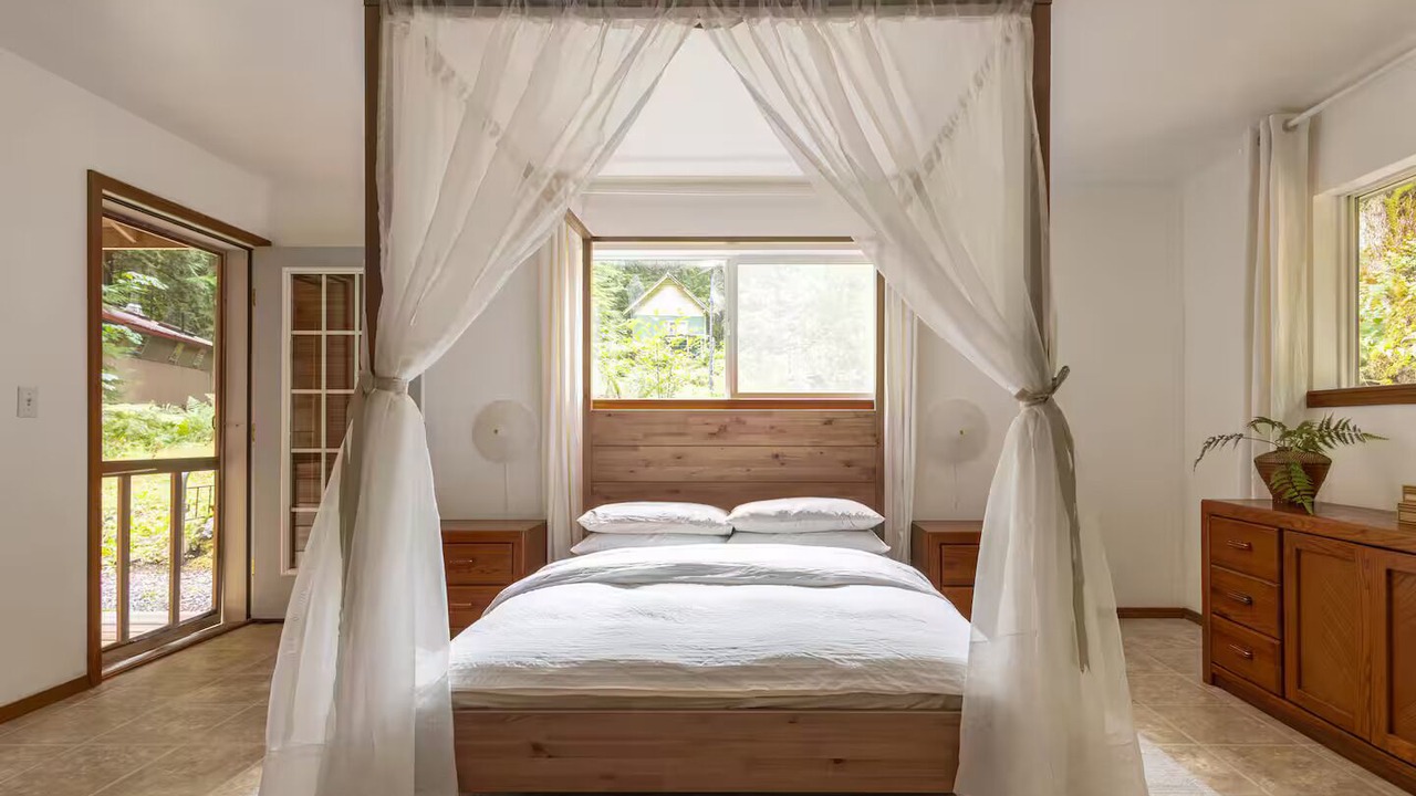 Photo of Bedroom in Marblemount