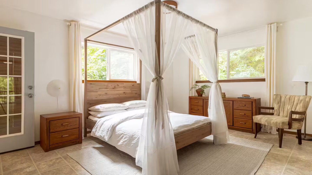 Photo of Bedroom in Marblemount