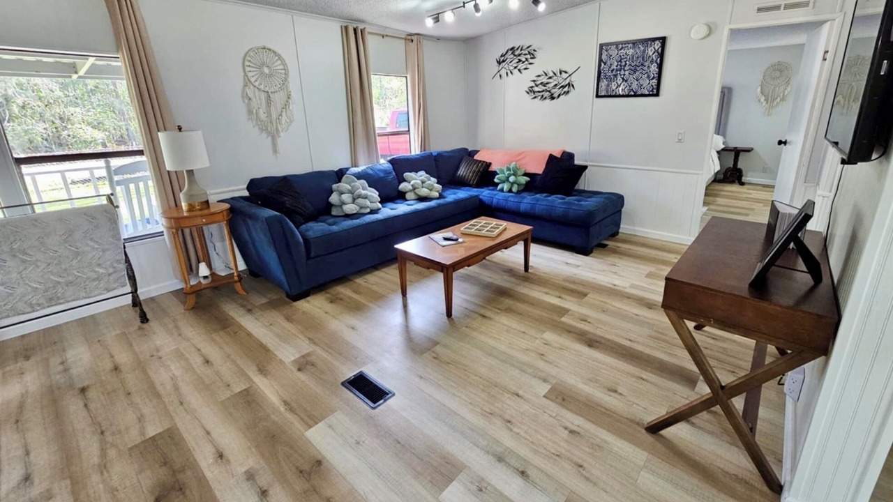 Photo of Livingroom in Northside