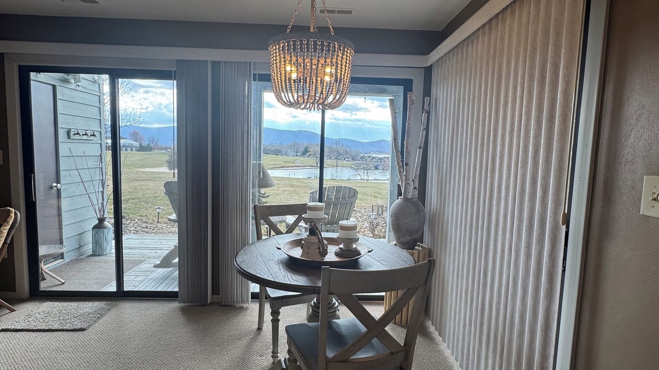 Photo of Livingroom in Smith Mountain Lake