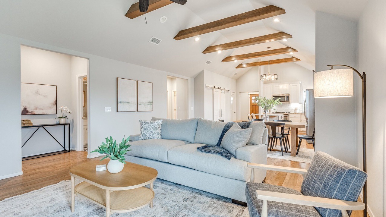 Photo of Livingroom in Broken Arrow