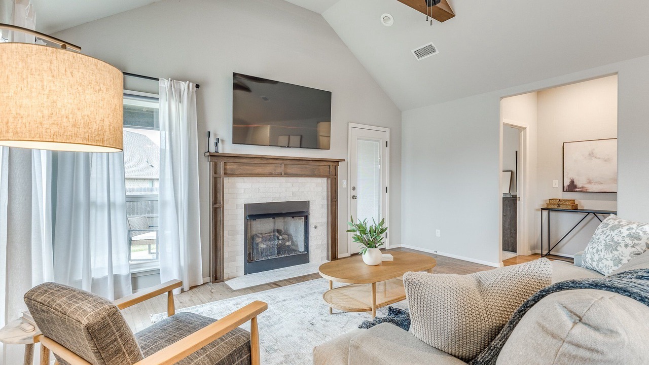 Photo of Livingroom in Broken Arrow