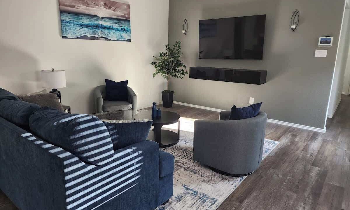 Photo of Livingroom in Spring