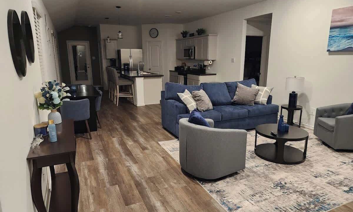 Photo of Livingroom in Spring
