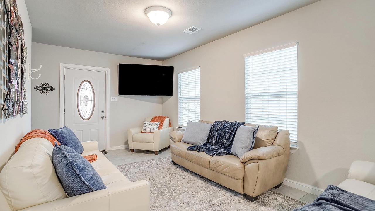 Photo of Livingroom in Chico