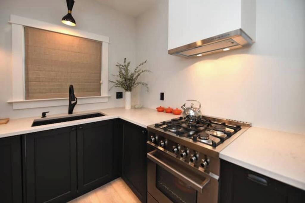 Photo of Kitchen in Central Berkeley