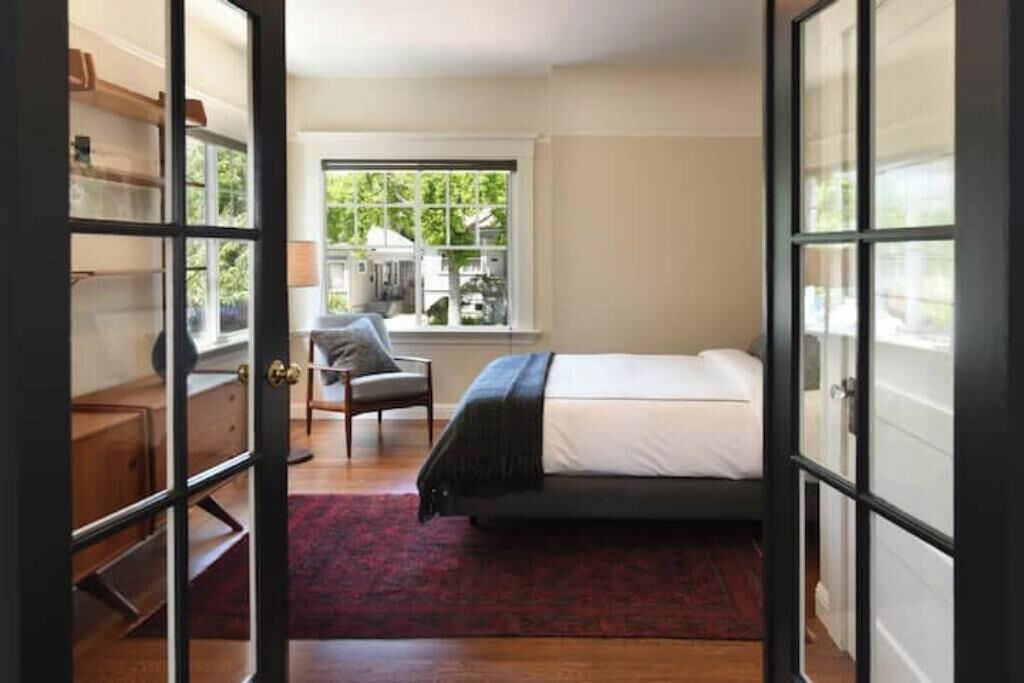 Photo of Bedroom in Central Berkeley