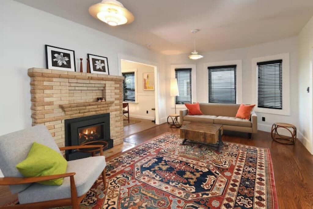 Photo of Livingroom in Central Berkeley
