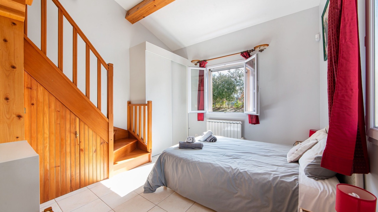 Photo of Bedroom in Montmeyan