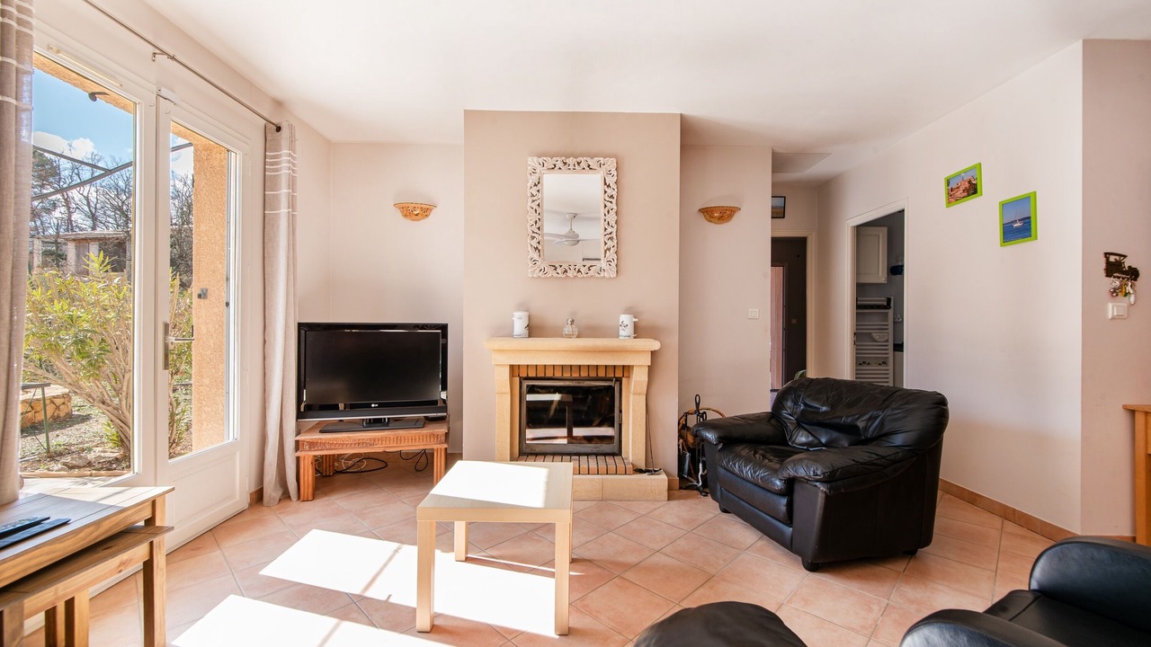 Photo of Livingroom in Montmeyan