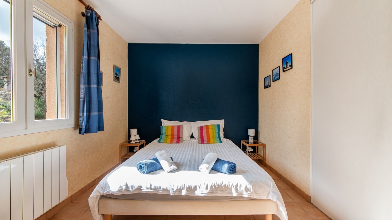 Photo of Bedroom in Montmeyan