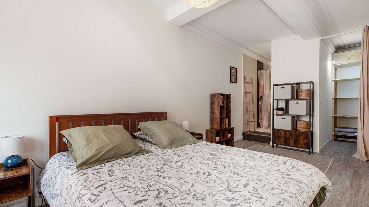 Photo of Bedroom in Cite