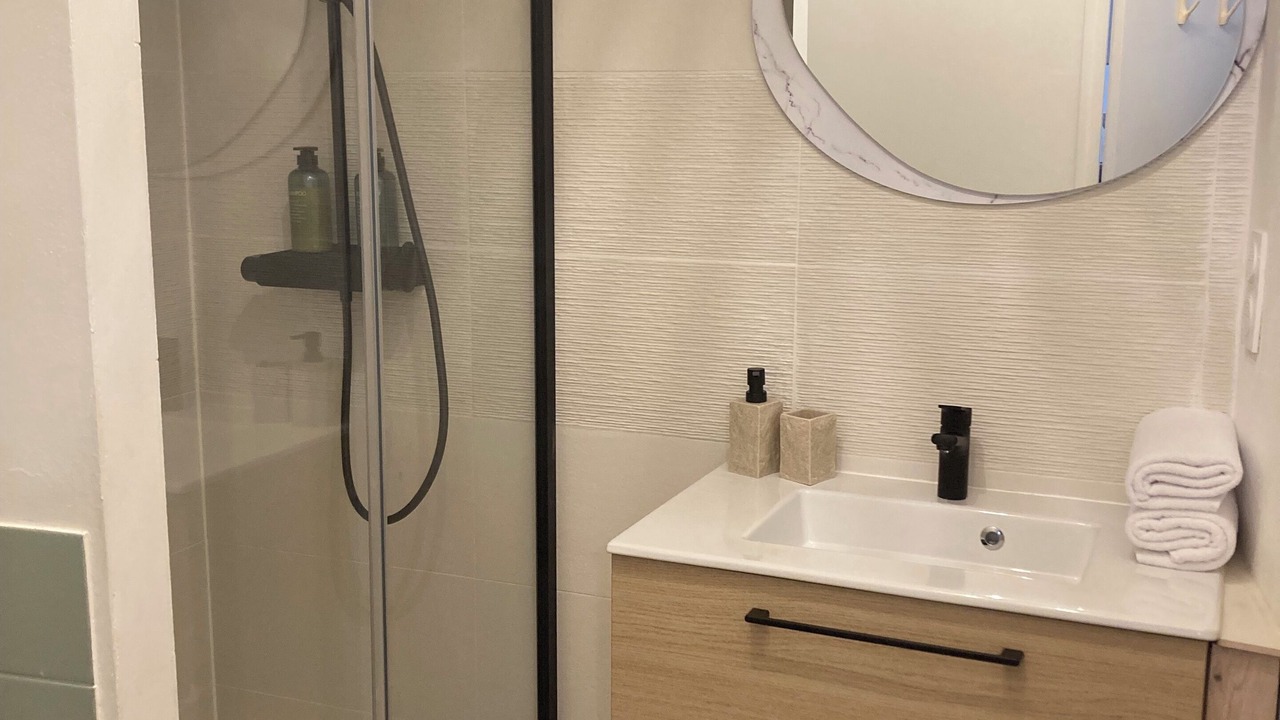 Photo of Bathroom in Cheille