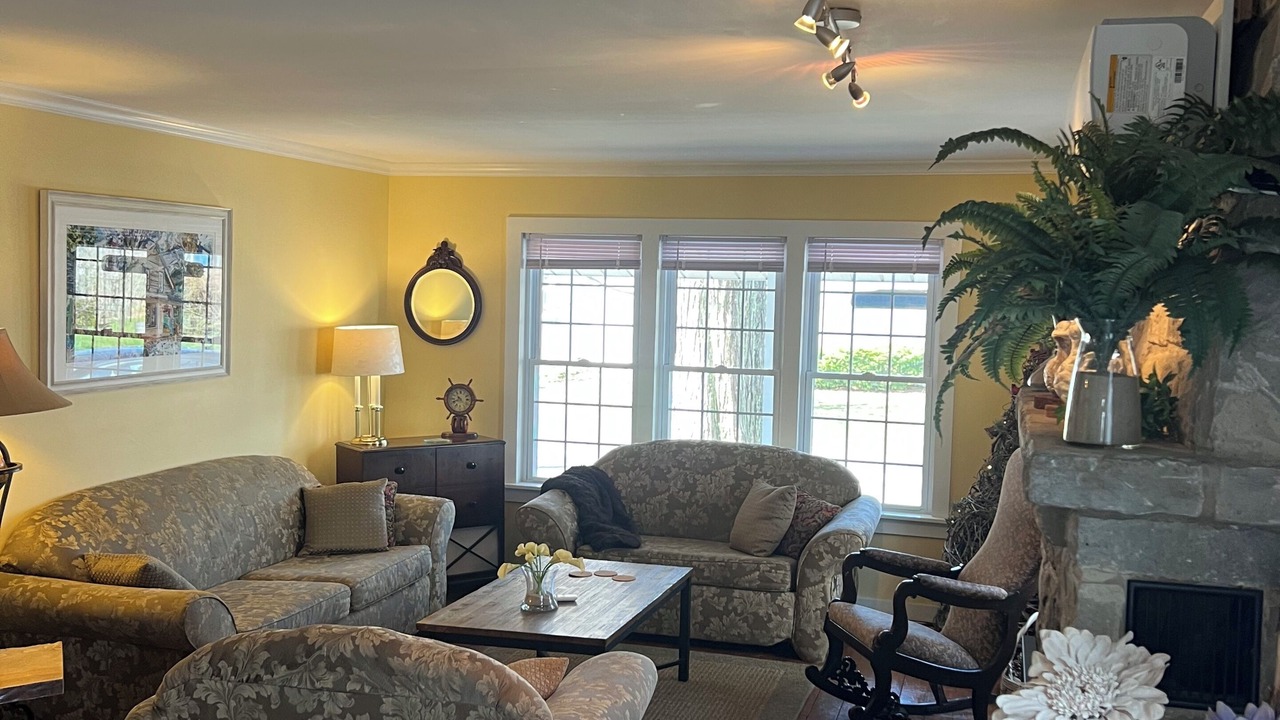 Photo of Livingroom in Crystal Beach