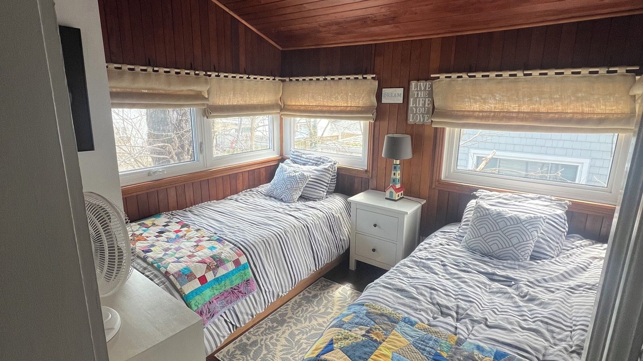 Photo of Bedroom in Crystal Beach