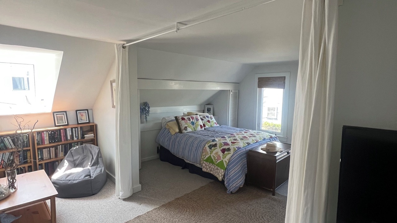 Photo of Bedroom in Crystal Beach