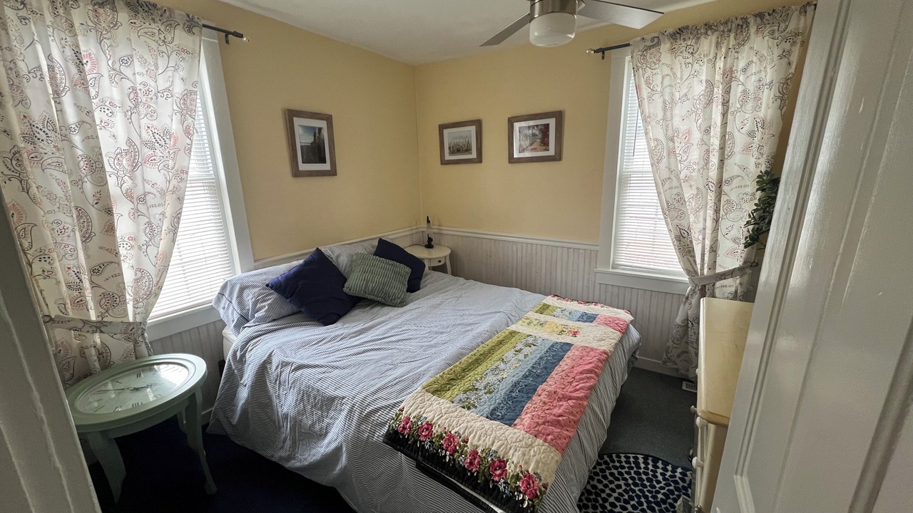 Photo of Bedroom in Crystal Beach