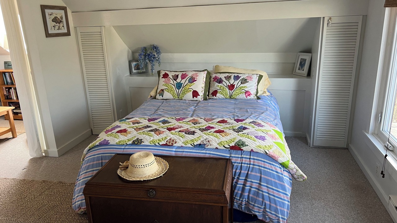 Photo of Bedroom in Crystal Beach
