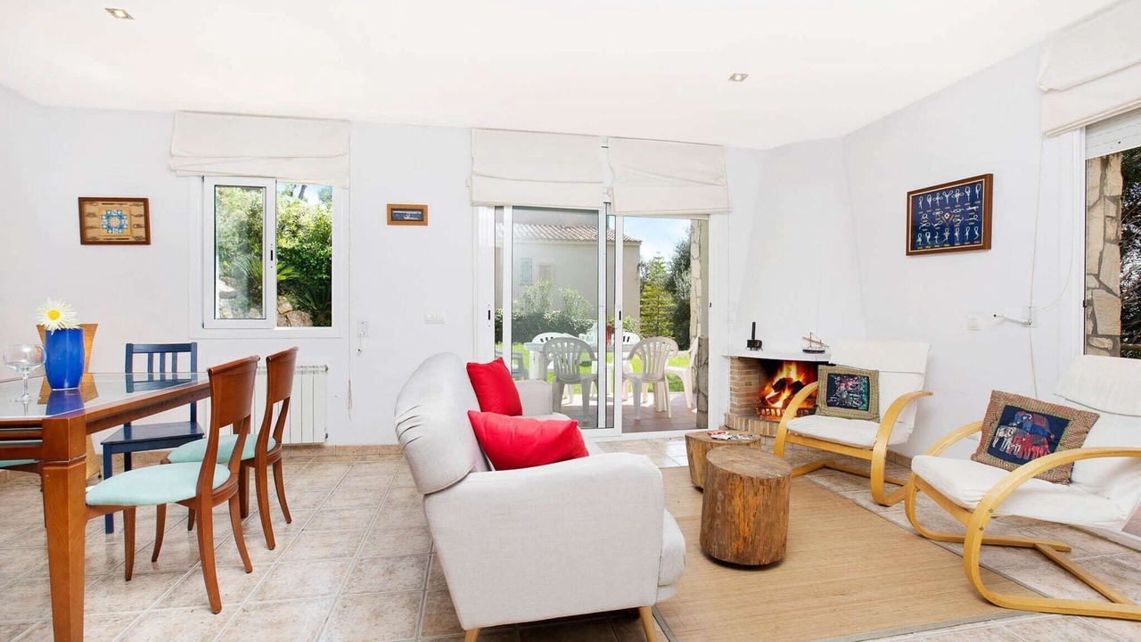 Photo of Livingroom in Tamariu