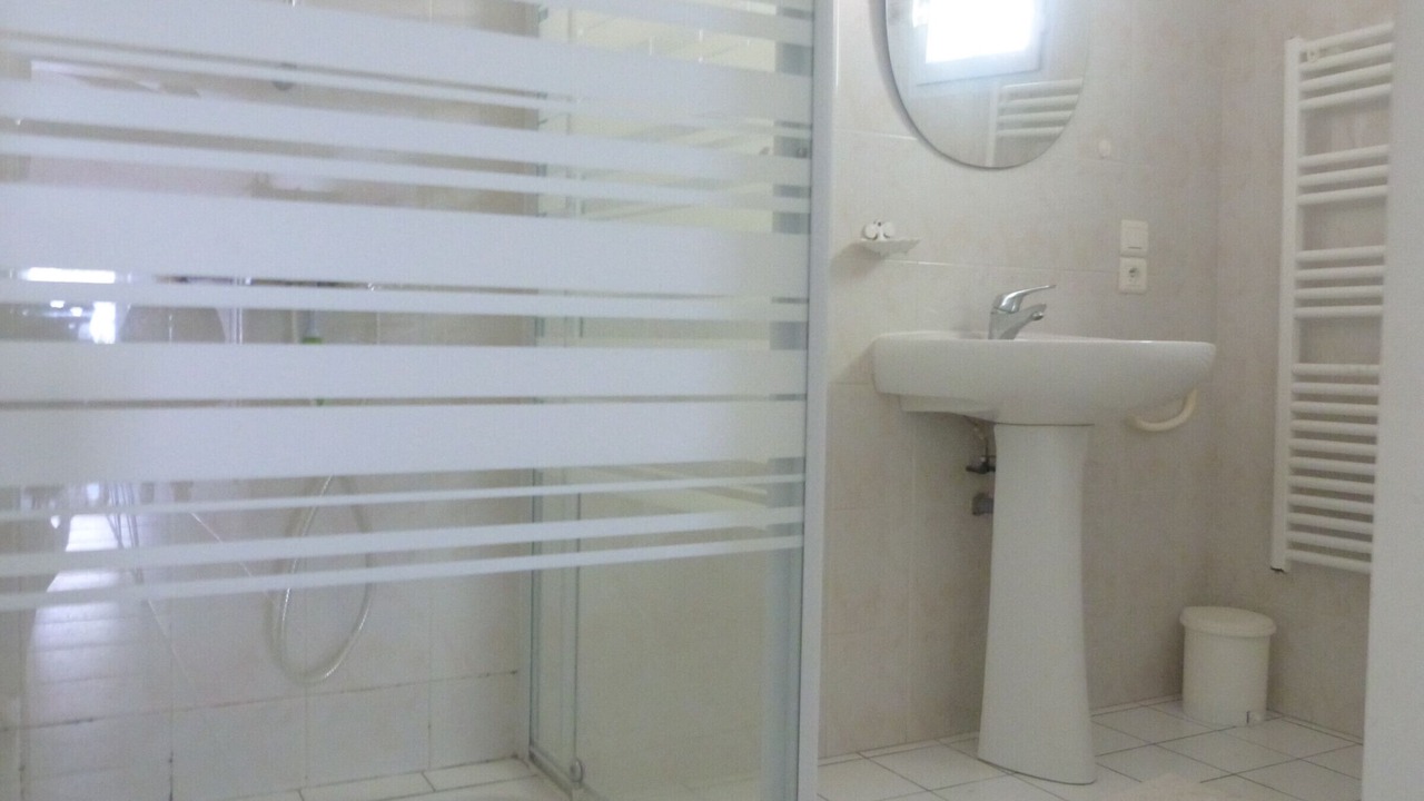 Photo of Bathroom in Barbatre