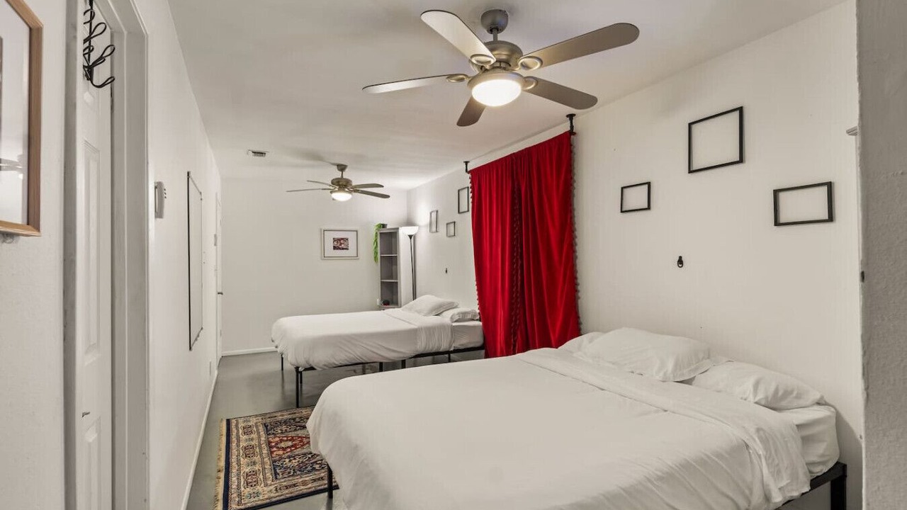 Photo of Bedroom in Western Division