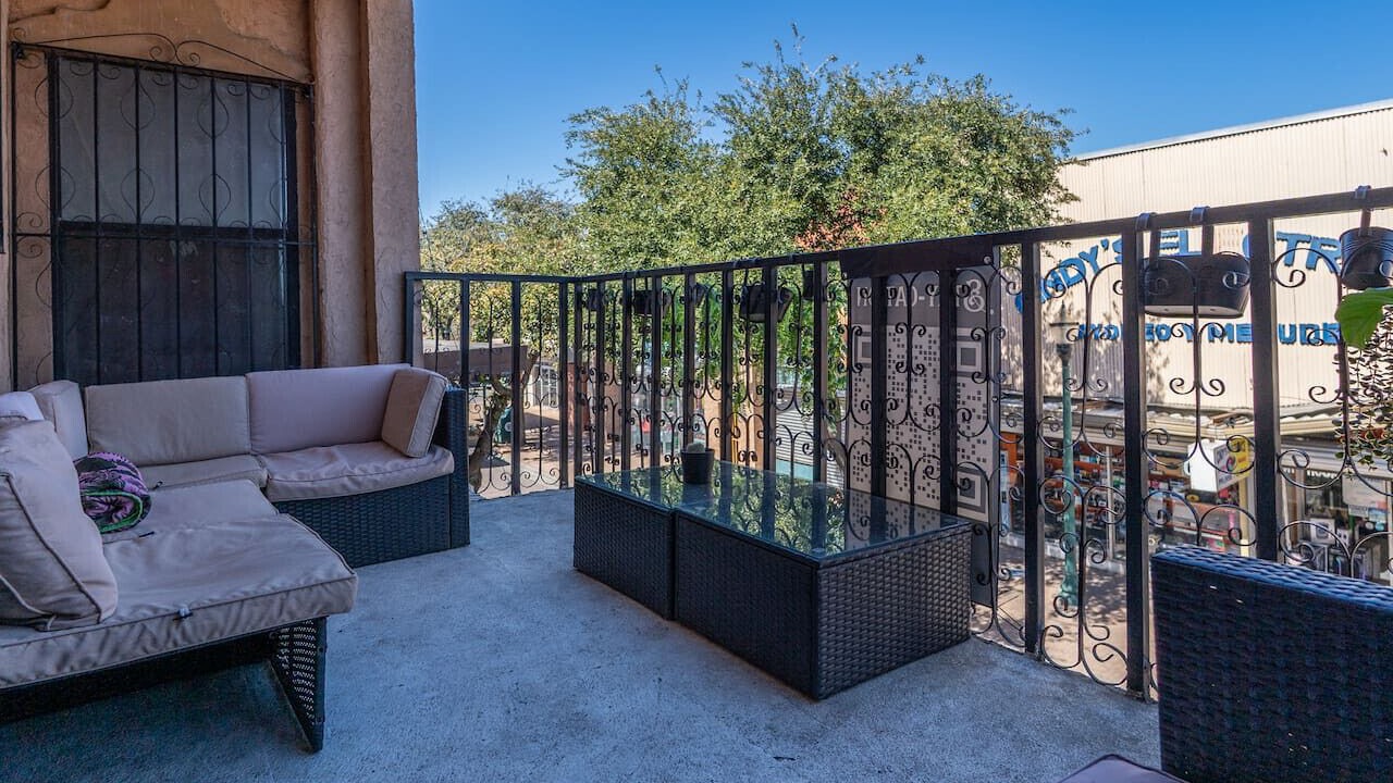 Photo of Patio Balcony in Western Division