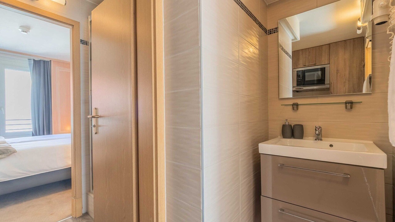 Photo of Bathroom in Paquis Navigation